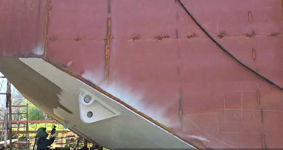 Metallisation zinc spray application on ship in Greece